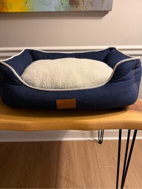 Wrangler Blue Denim Pet Lounger with Cream Sherpa
